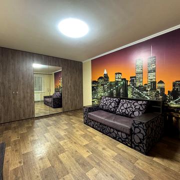 Героїв просп., 19