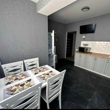 Покровська вул. (Радянська), 2/4