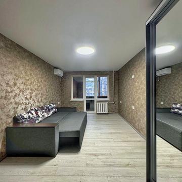 Університетський просп. (Гагаріна), 71