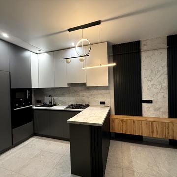 Героїв Майдану вул., 5