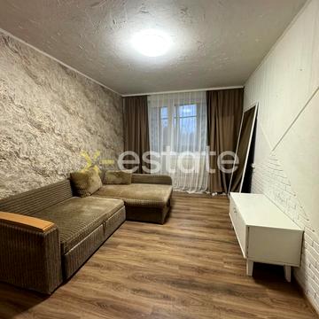 Дніпровська вул., 1