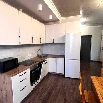 Любомира Гузара просп. (Космонавта Комарова), 15