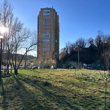 Магістральна вул., 33