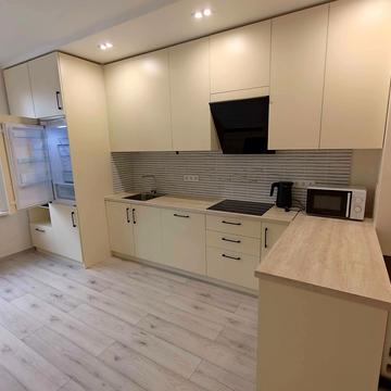 Академіка Заболотного вул., 1-А