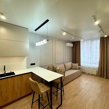 Салютна вул., 2к19 Коло