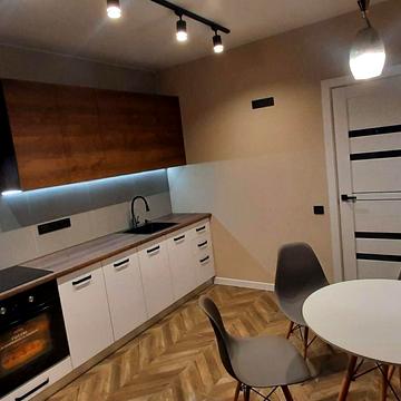 Заливна вул., 12