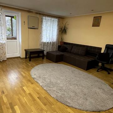 Максима Берлинського вул., 23/8