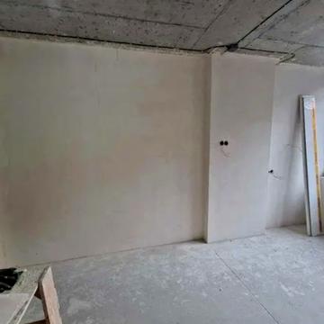 Причальна вул., 10