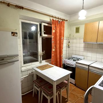 Кавказька вул., 13