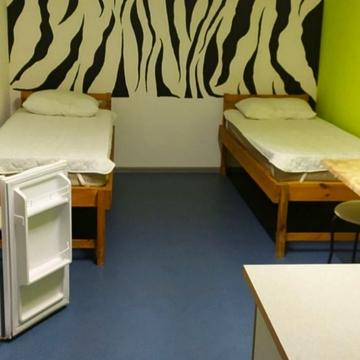 Миколи Лаврухіна вул., 7-Б