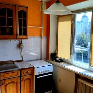 Лесі Українки бульв., 19