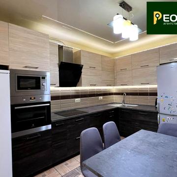 Соборна вул. (), 10-Б