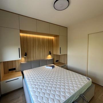 Дегтярівська вул., 25-Е