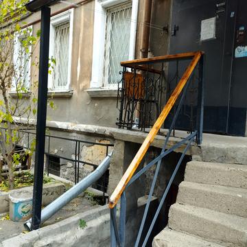 Колонтаївська вул., 28