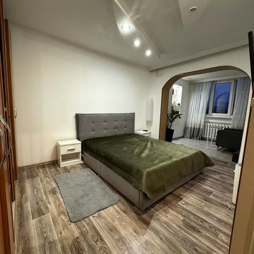 Набережна Перемоги вул., 62