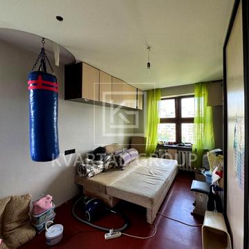 Академіка Булаховського вул., 30-Б