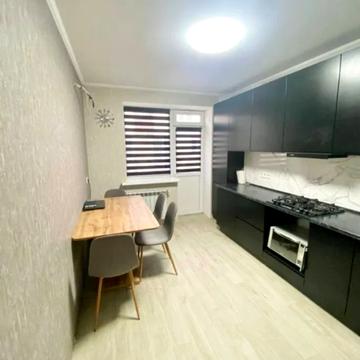 Богдана Хмельницького вул., 12