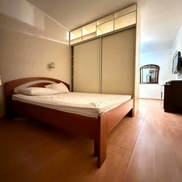 Андрія Верхогляда вул. (Михайла Драгомирова), 2