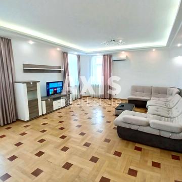 Обсерваторна вул., 7