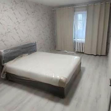 Леоніда Каденюка просп. (Юрія Гагаріна), 5/2