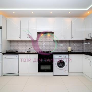 Юліана Пелеша вул., 5, к3