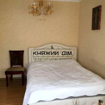 Братства Тарасівців вул. (Декабристів), 9