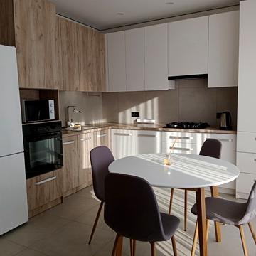 Приозерна вул., 42