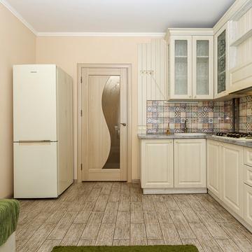 Двірська вул., 18