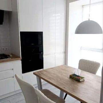 Набережна Перемоги вул., 42