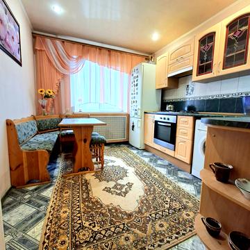 Стародніпровська вул., 5