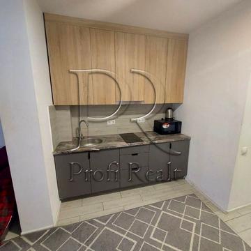 Академіка Шалімова вул., 70