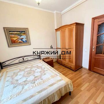 Дмитрівська вул., 9-11