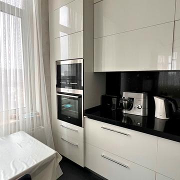 Середня вул., 24 к1