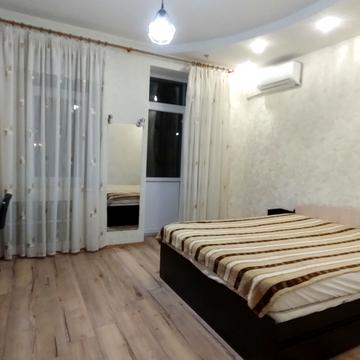 Володимирська вул., 9