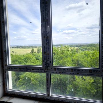 Князя Володимира Великого вул., 14