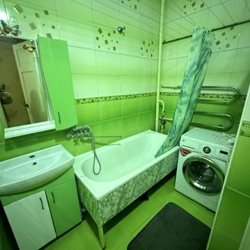 Пілотська вул., 1