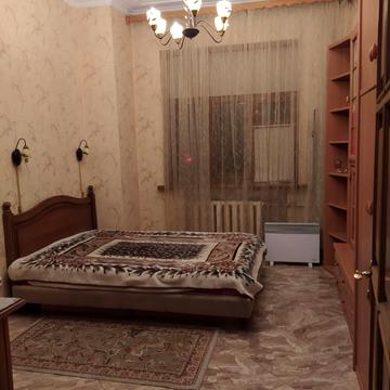 Будівельників вул., 41