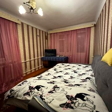 Василя Червонія вул. (Гагаріна), 8б