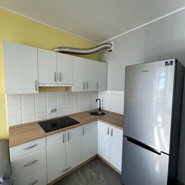 Ясинуватський пров., 11