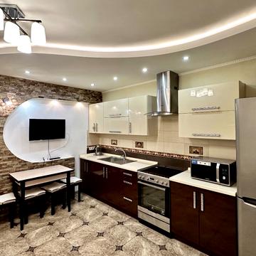 Дмитрівська вул., 69