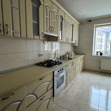 Львівська вул., 1