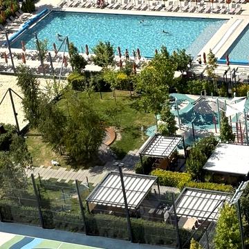 Салютна вул., 2к24