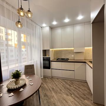 Степана Бандери вул., 7/1