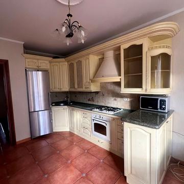 Миколи Лукаша вул., 3