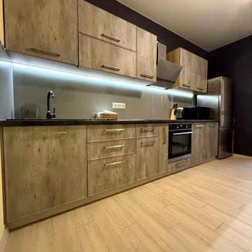 Каховська вул., 58