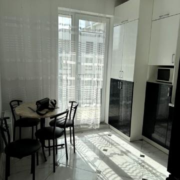 Стрийська вул., 60