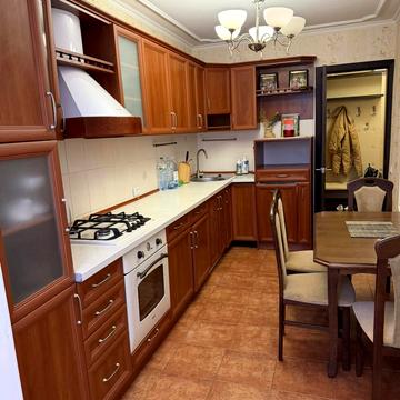 Корабелів просп., 12