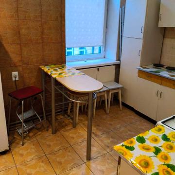 Союзу Українок вул. (), 15