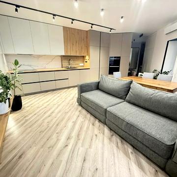 Радистів вул., 40-В