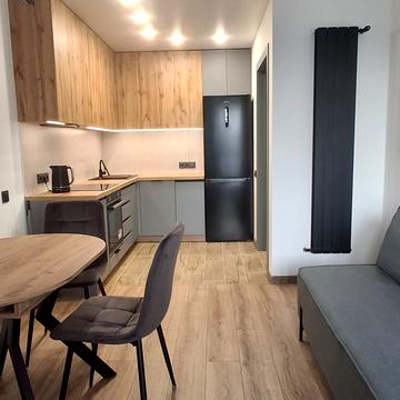 Залізнична вул., 9Б